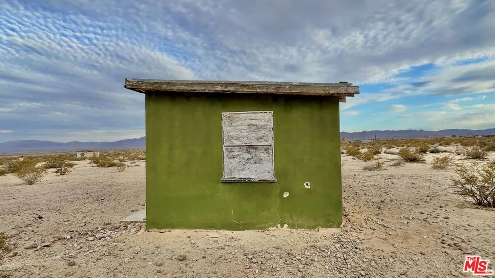 1476 Hales Drive Joshua Tree, CA 92252
