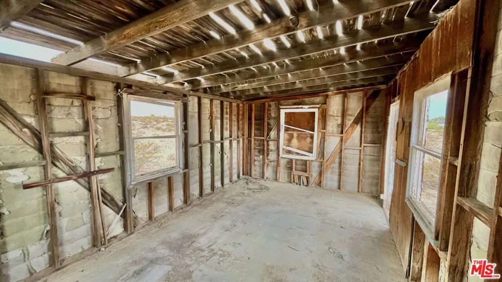 1476 Hales Drive Joshua Tree, CA 92252