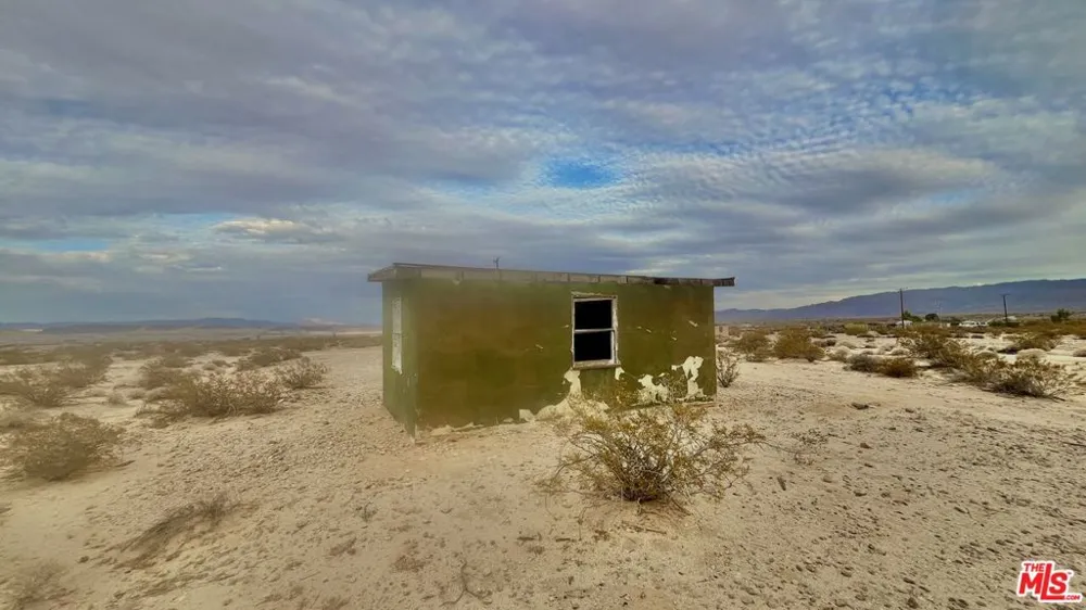 1476 Hales Drive Joshua Tree, CA 92252