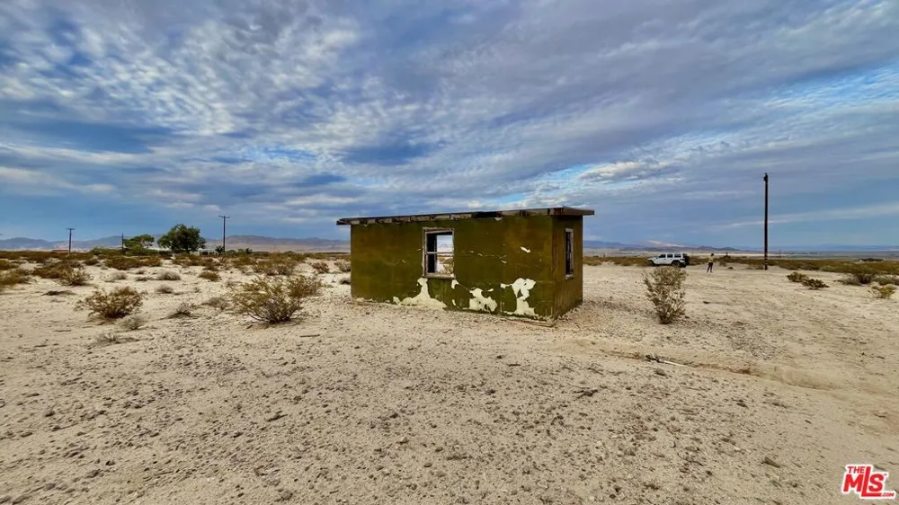 1476 Hales Drive Joshua Tree, CA 92252