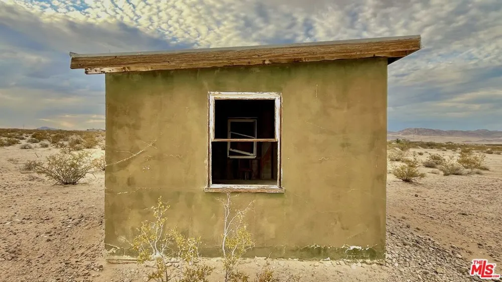 1476 Hales Drive Joshua Tree, CA 92252
