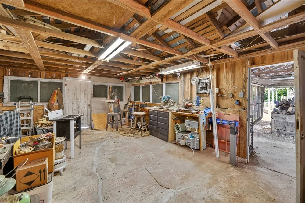 119 E Houston Street Refugio, TX 78377