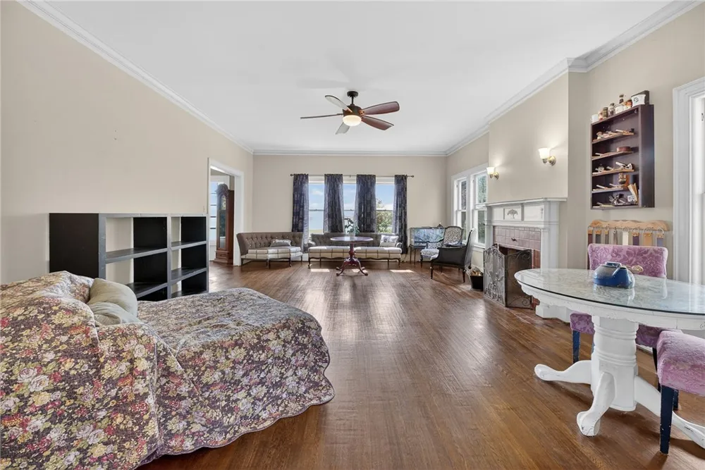 119 E Houston Street Refugio, TX 78377