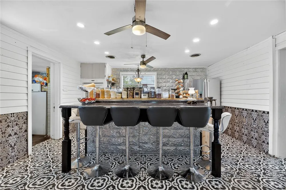 119 E Houston Street Refugio, TX 78377