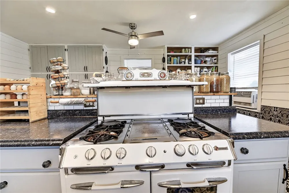 119 E Houston Street Refugio, TX 78377