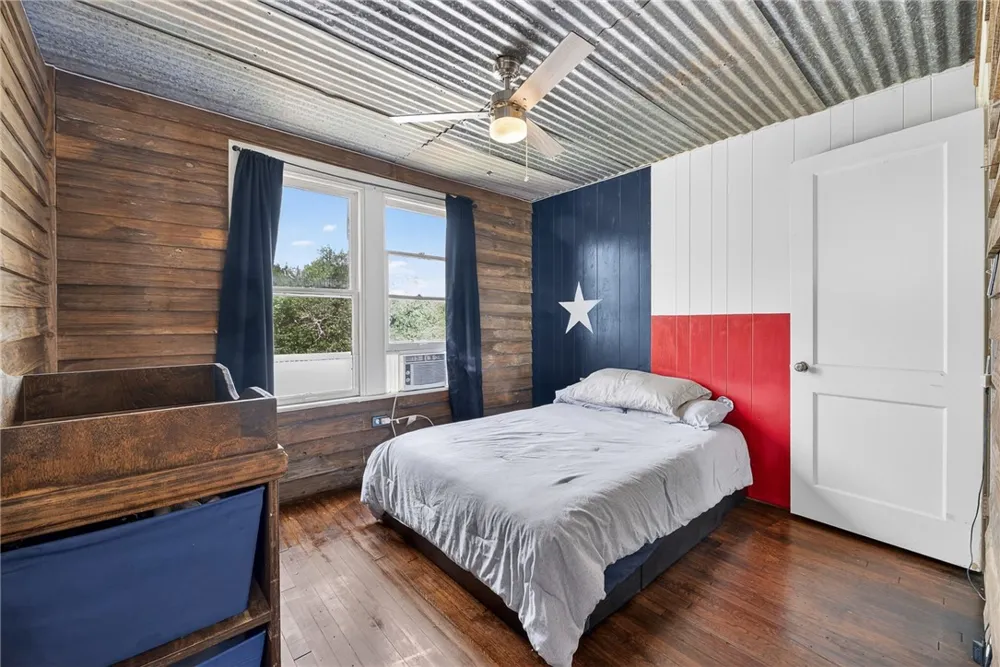 119 E Houston Street Refugio, TX 78377