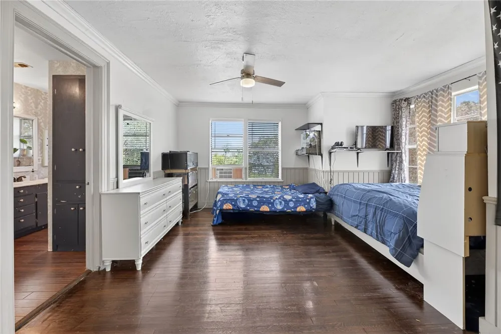 119 E Houston Street Refugio, TX 78377