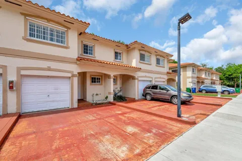 3055 Riverside Drive #3