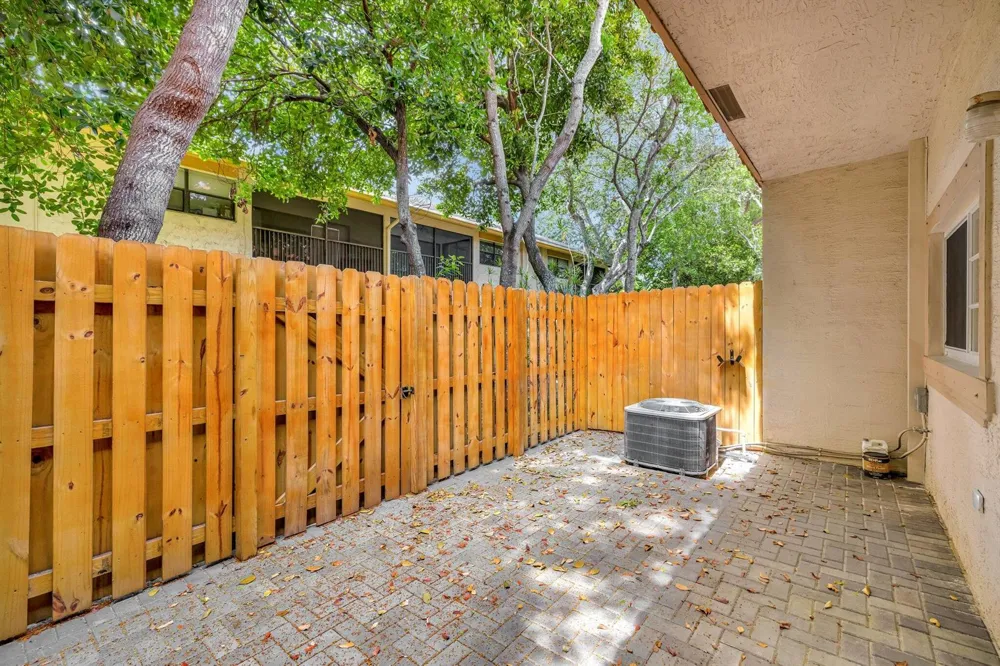3055 Riverside Drive #3 Coral Springs, FL 33065