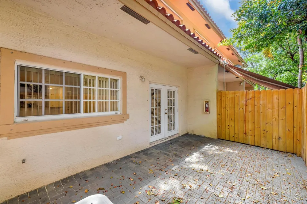 3055 Riverside Drive #3 Coral Springs, FL 33065