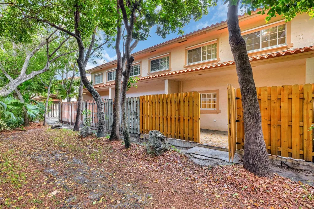 3055 Riverside Drive #3 Coral Springs, FL 33065