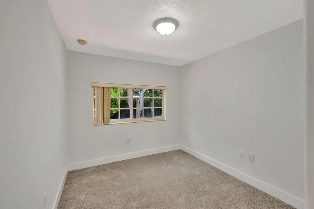 3055 Riverside Drive #3 Coral Springs, FL 33065