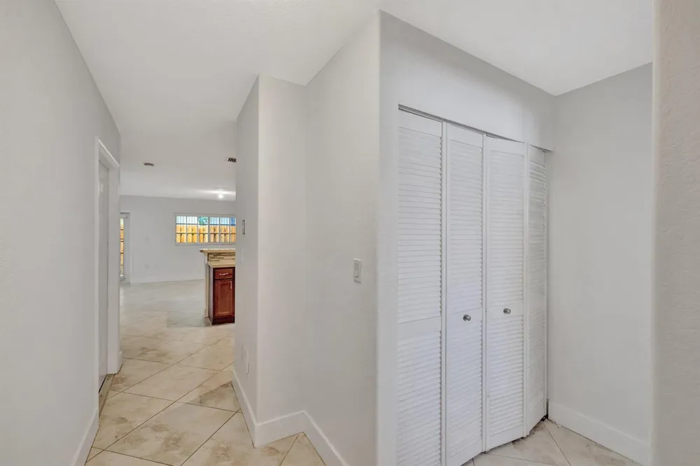 3055 Riverside Drive #3 Coral Springs, FL 33065