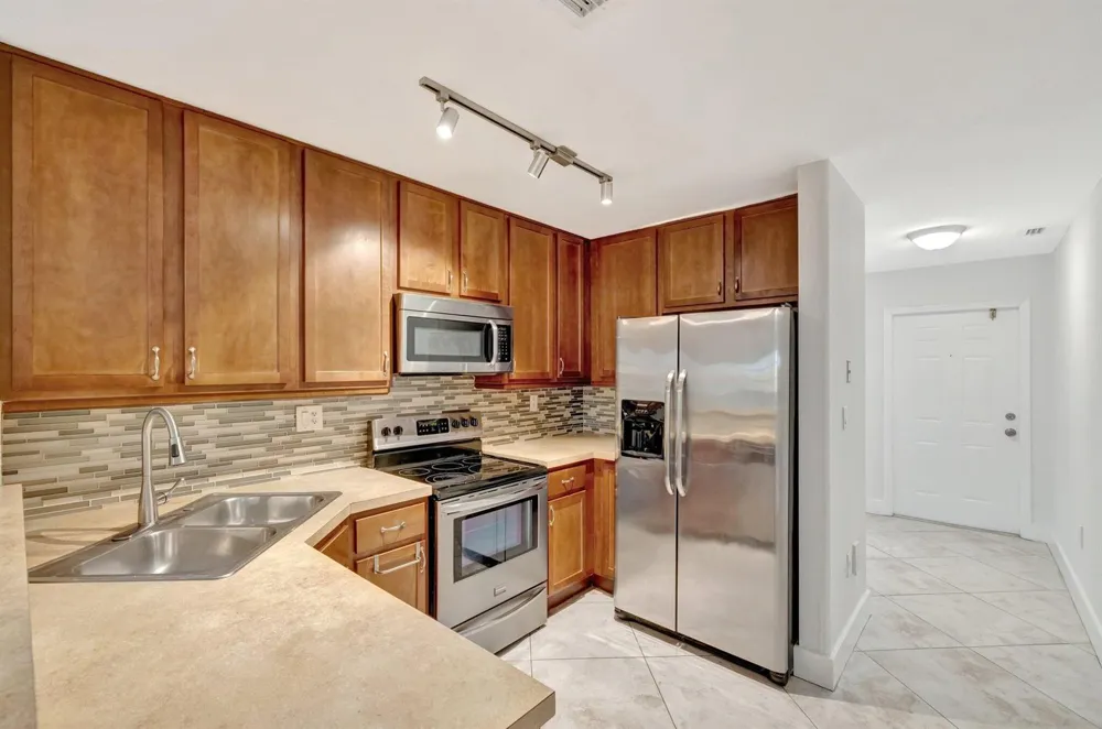 3055 Riverside Drive #3 Coral Springs, FL 33065