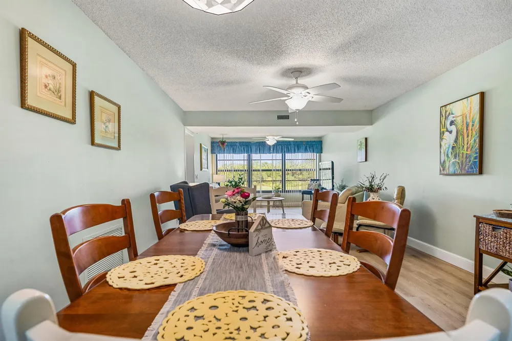 28 Plantation Drive #204 Vero Beach, FL 32966