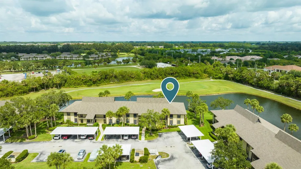 28 Plantation Drive #204 Vero Beach, FL 32966