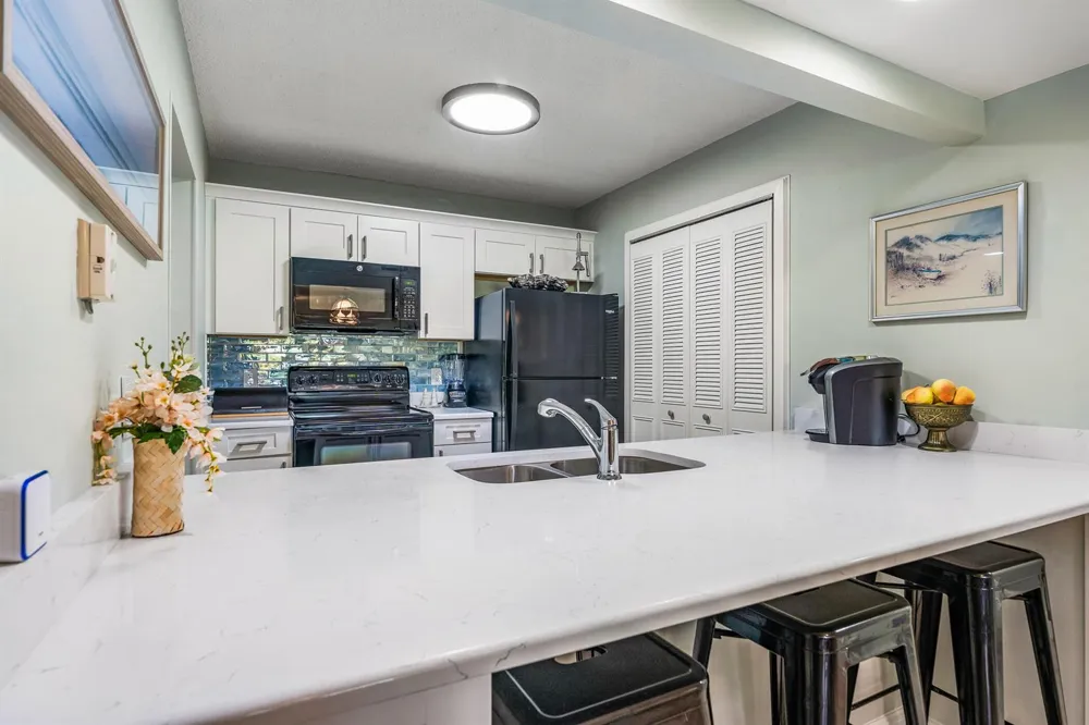 28 Plantation Drive #204 Vero Beach, FL 32966