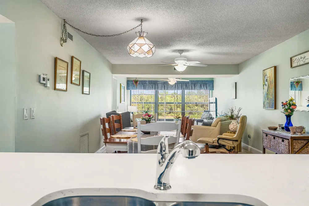 28 Plantation Drive #204 Vero Beach, FL 32966