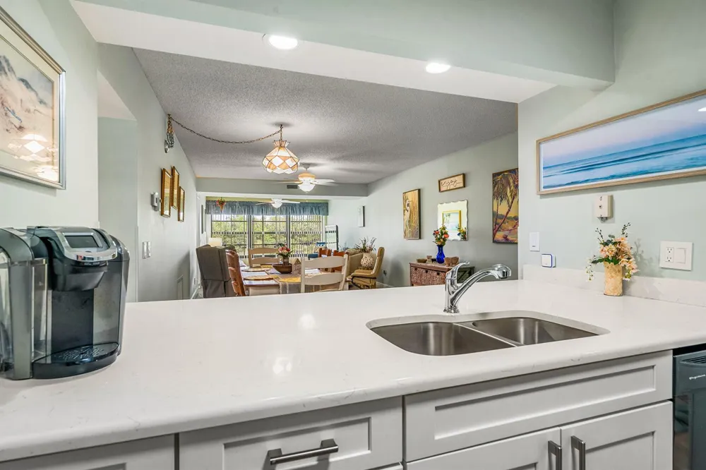 28 Plantation Drive #204 Vero Beach, FL 32966