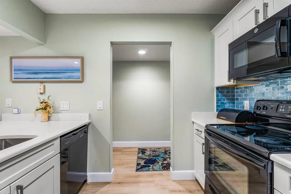 28 Plantation Drive #204 Vero Beach, FL 32966