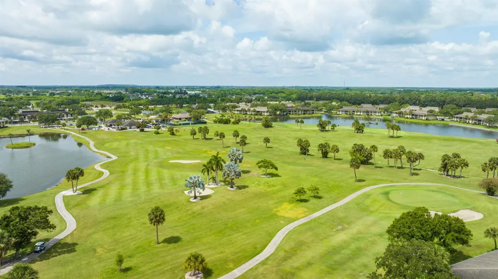 28 Plantation Drive #204 Vero Beach, FL 32966