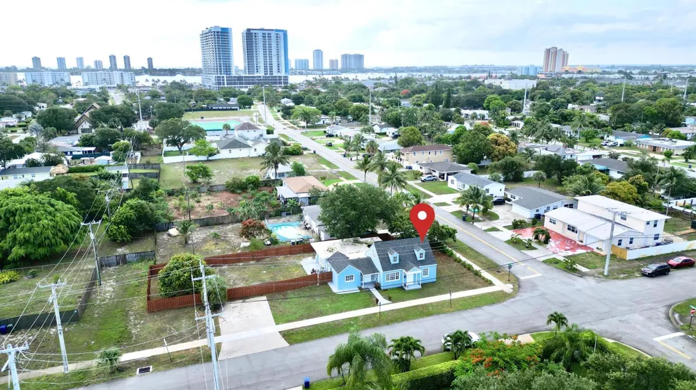 307 4th Street Lake Park, FL 33403