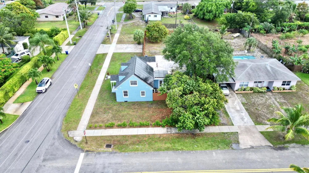 307 4th Street Lake Park, FL 33403