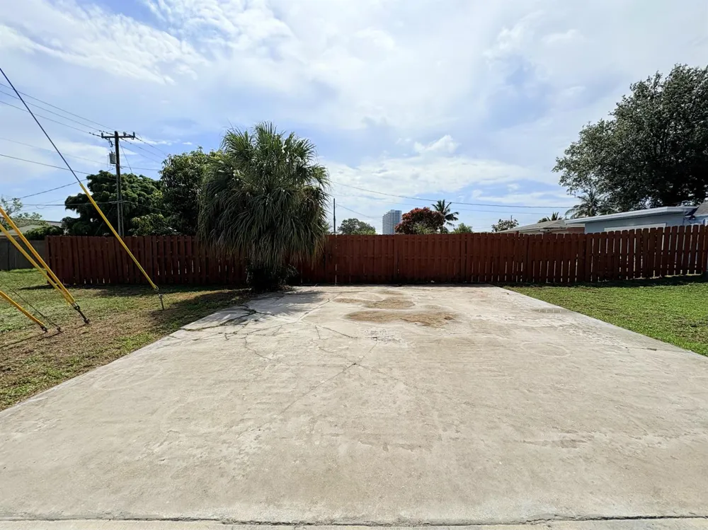 307 4th Street Lake Park, FL 33403