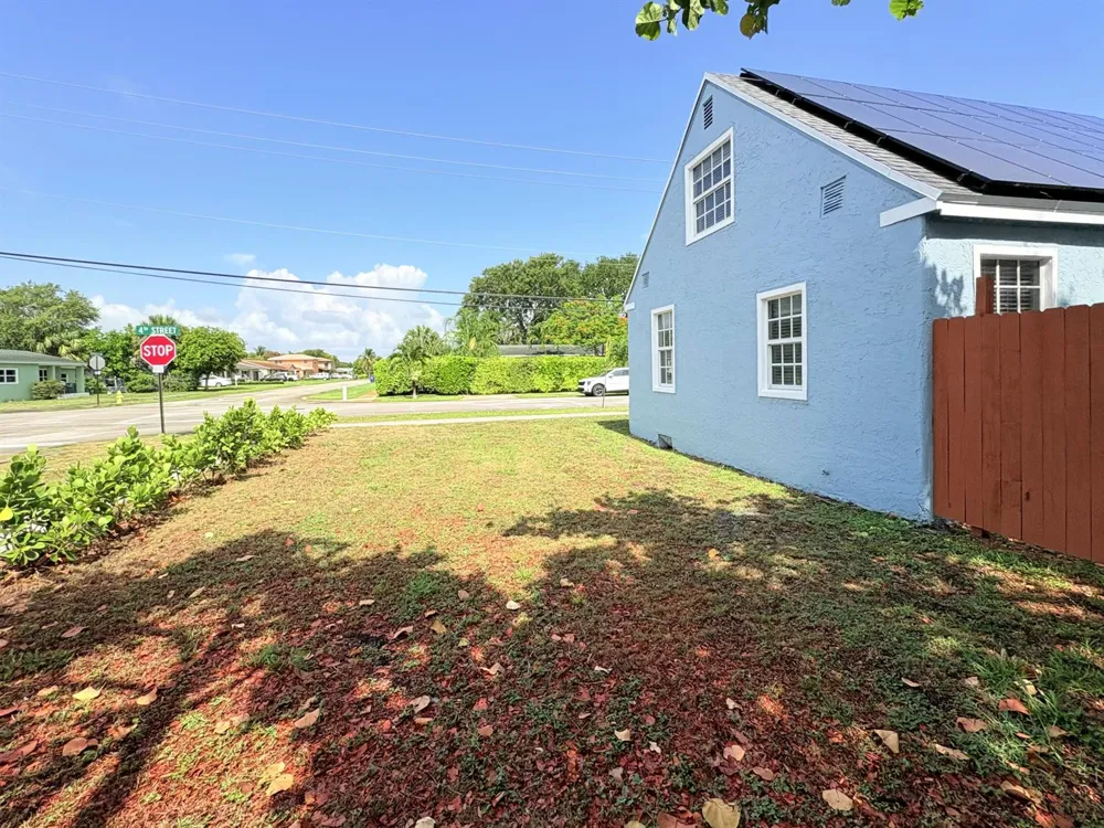 307 4th Street Lake Park, FL 33403