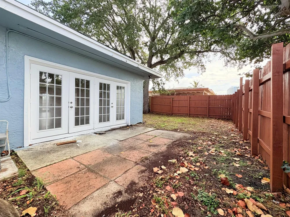 307 4th Street Lake Park, FL 33403