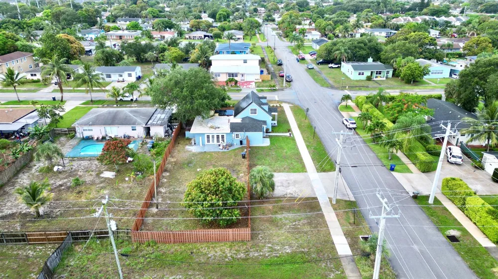 307 4th Street Lake Park, FL 33403