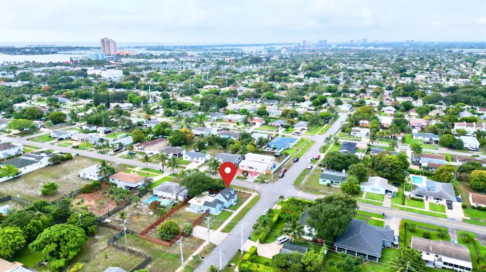 307 4th Street Lake Park, FL 33403