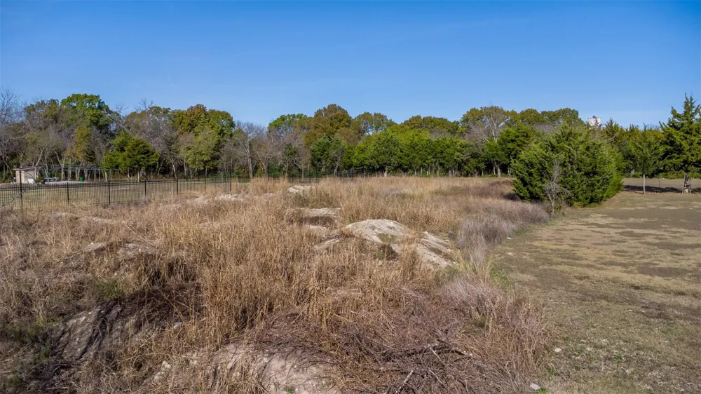 20 S Lancaster Hutchins Road Lancaster, TX 75146