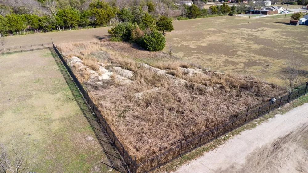 20 S Lancaster Hutchins Road Lancaster, TX 75146