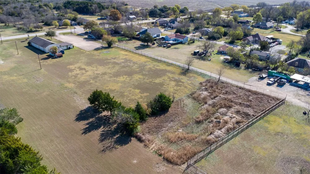 20 S Lancaster Hutchins Road Lancaster, TX 75146