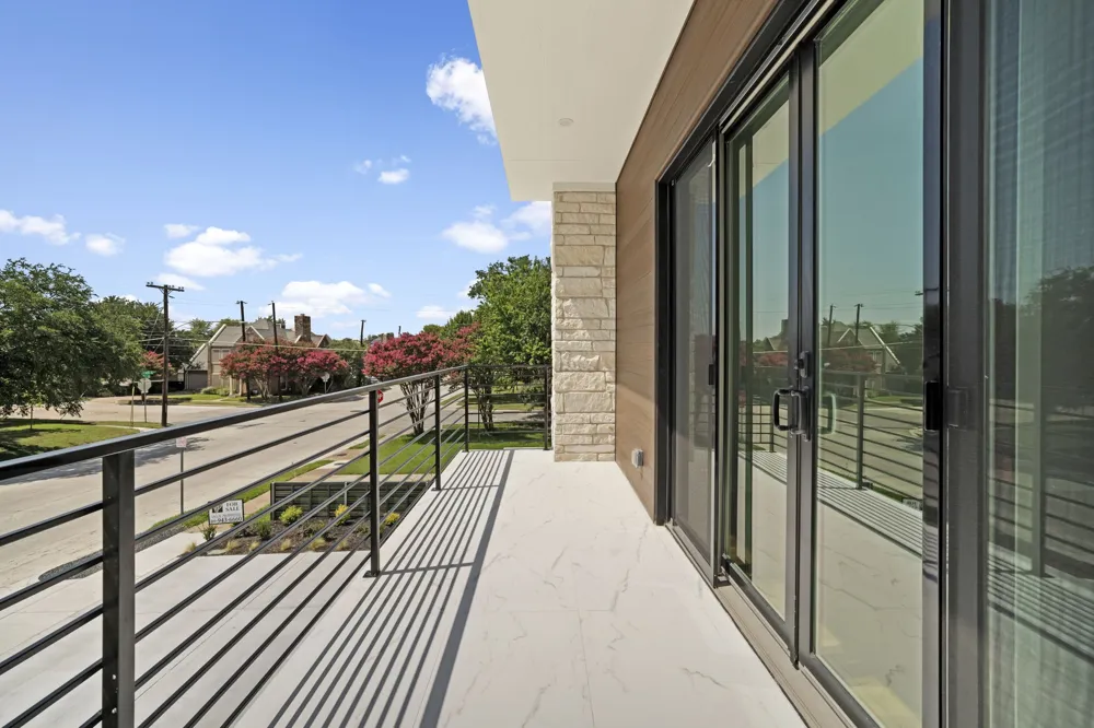 732 Cedar Hill Avenue Dallas, TX 75208