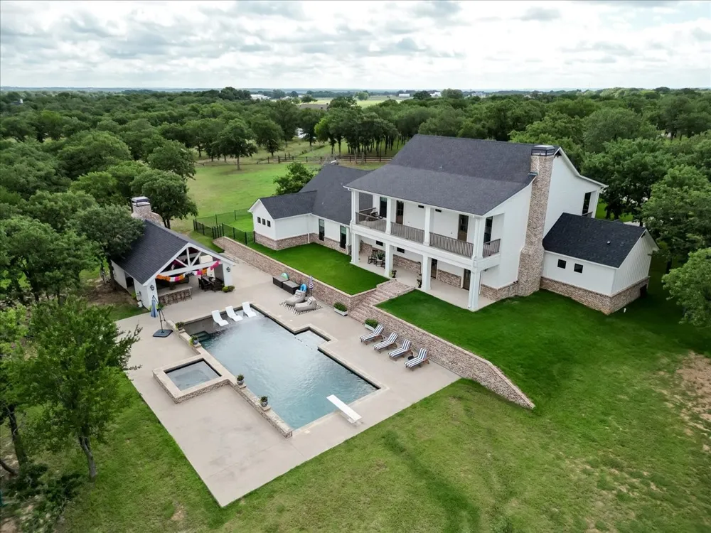 1340 Lacy Drive Lipan, TX 76462