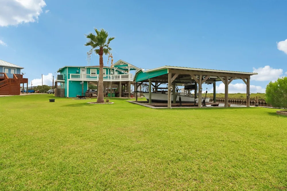 130 Admiral Lane Freeport, TX 77541