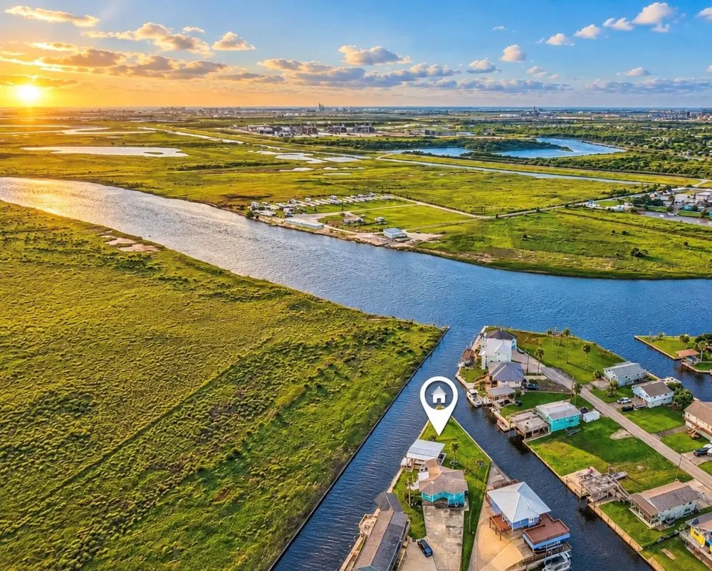 130 Admiral Lane Freeport, TX 77541