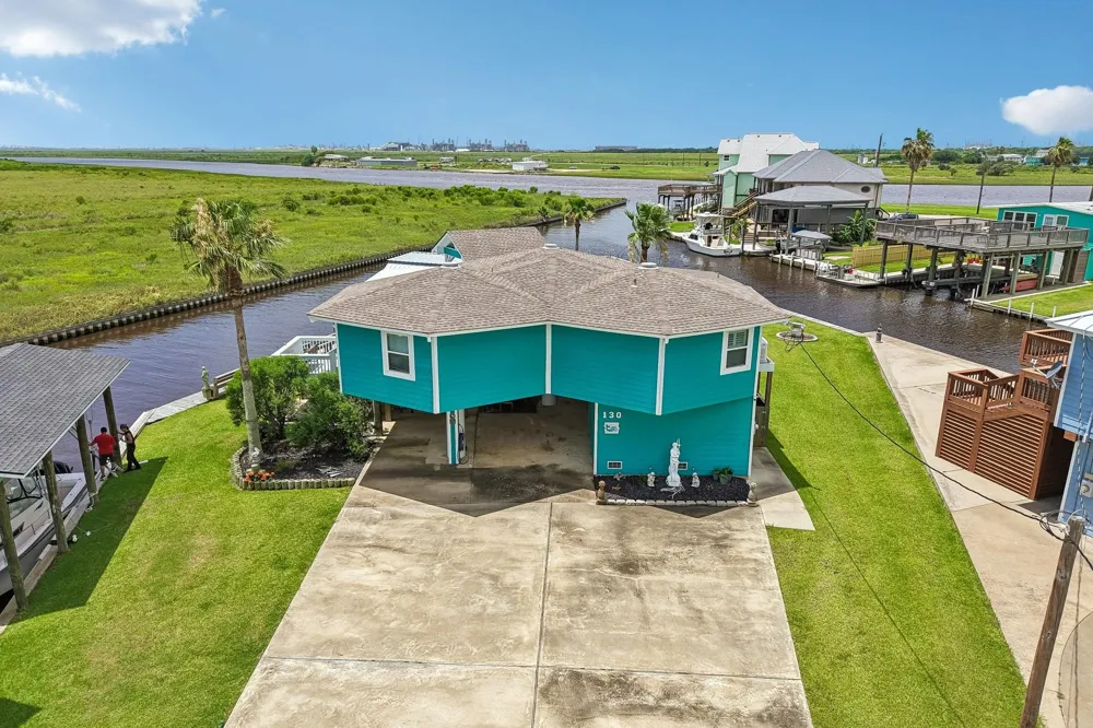 130 Admiral Lane Freeport, TX 77541