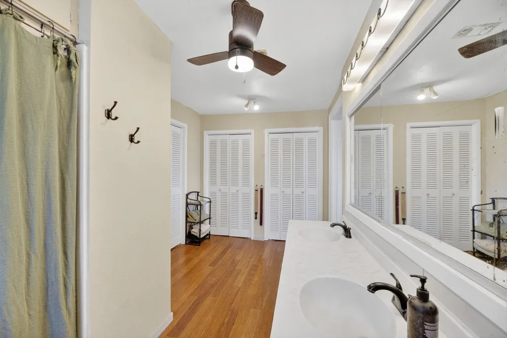 119 E Houston Street Refugio, TX 78377