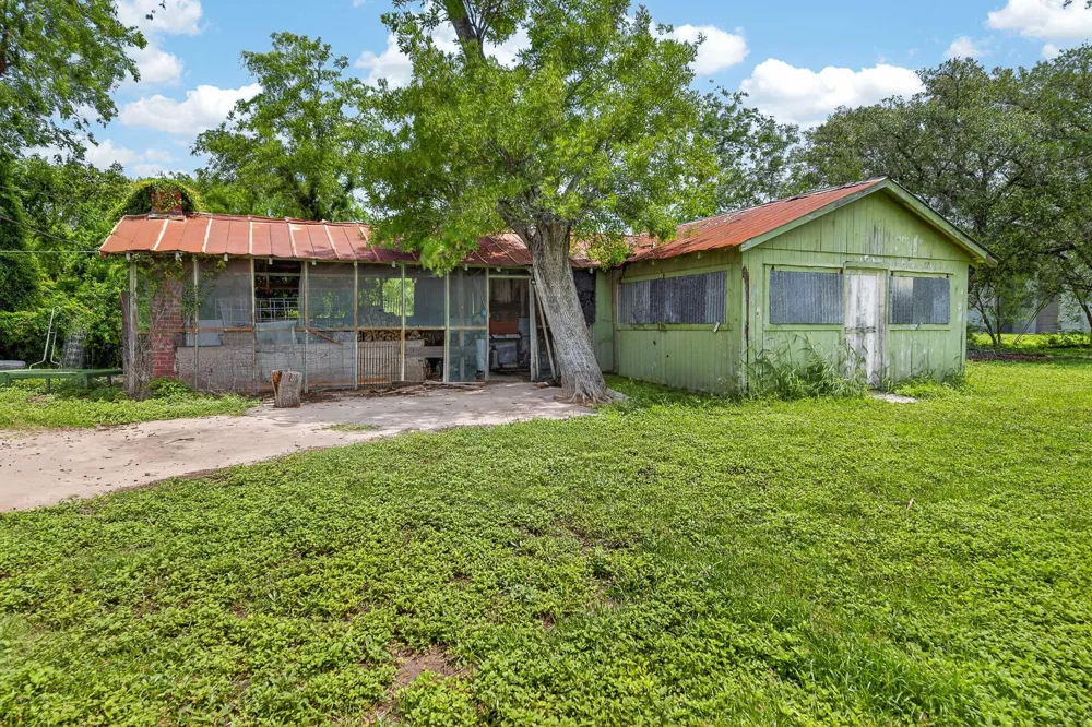 119 E Houston Street Refugio, TX 78377