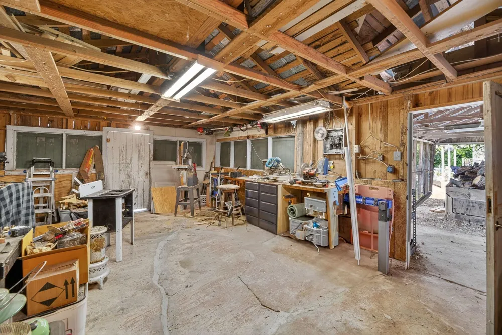 119 E Houston Street Refugio, TX 78377