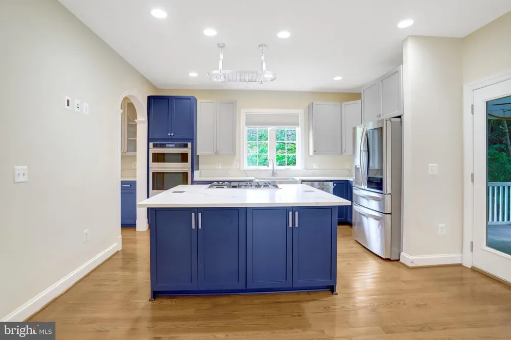 8311 MOUNT VERNON HIGHWAY Alexandria, VA 22309