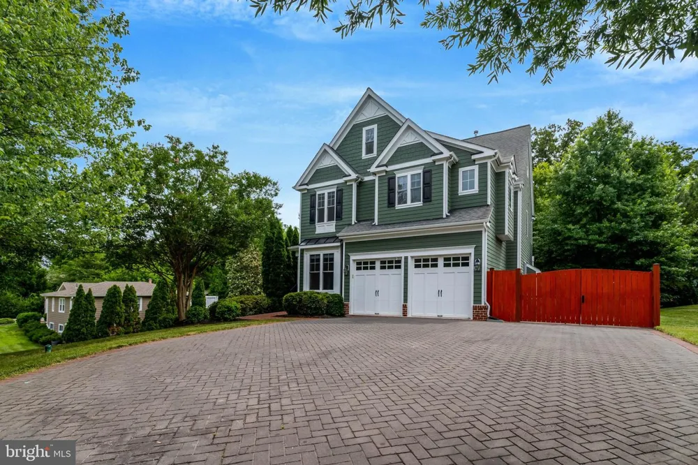 8311 MOUNT VERNON HIGHWAY Alexandria, VA 22309