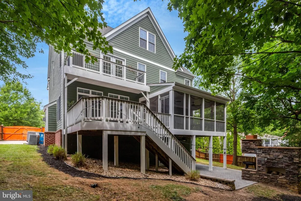 8311 MOUNT VERNON HIGHWAY Alexandria, VA 22309