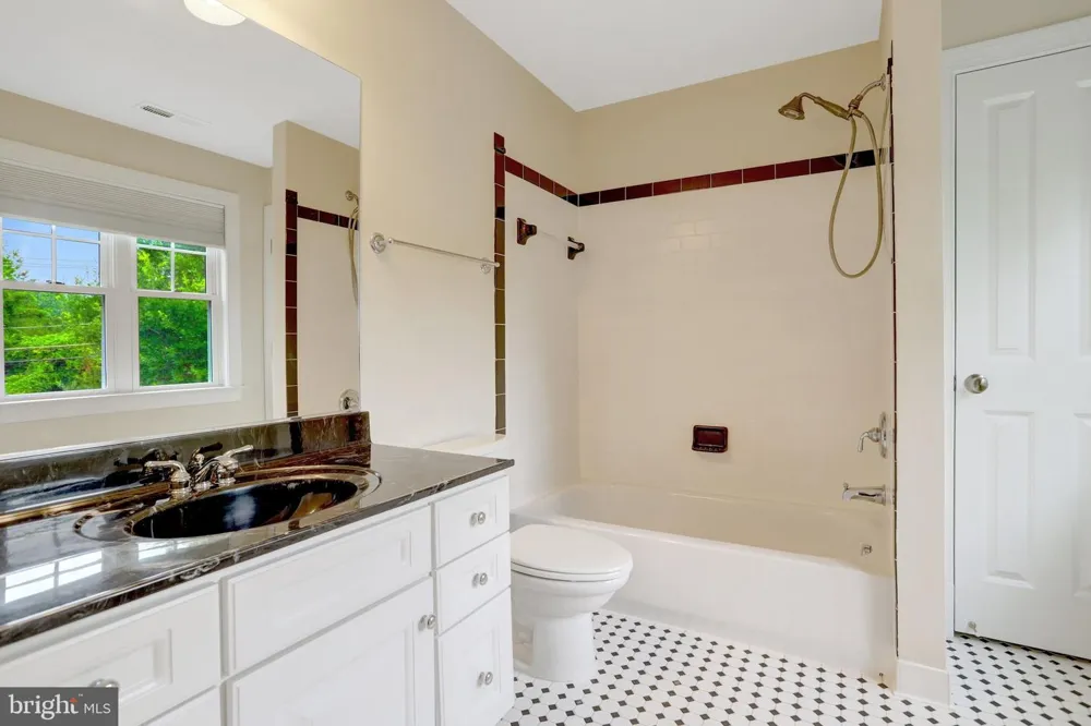 8311 MOUNT VERNON HIGHWAY Alexandria, VA 22309