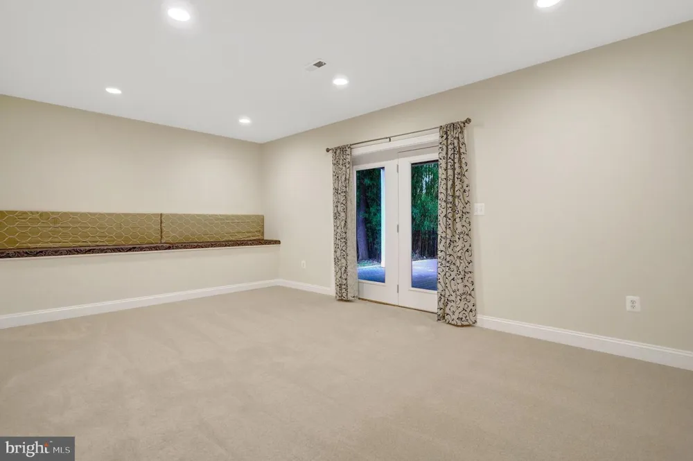 8311 MOUNT VERNON HIGHWAY Alexandria, VA 22309