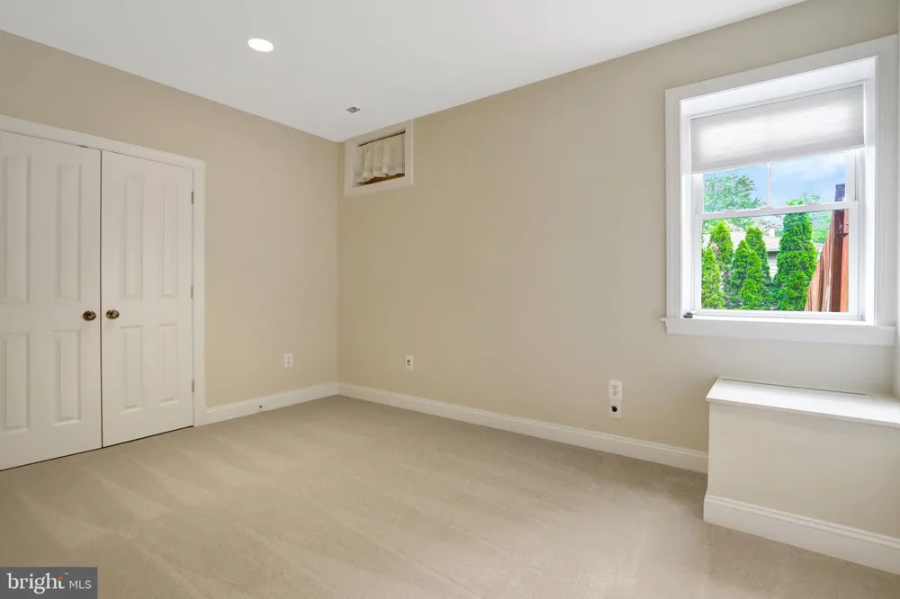 8311 MOUNT VERNON HIGHWAY Alexandria, VA 22309