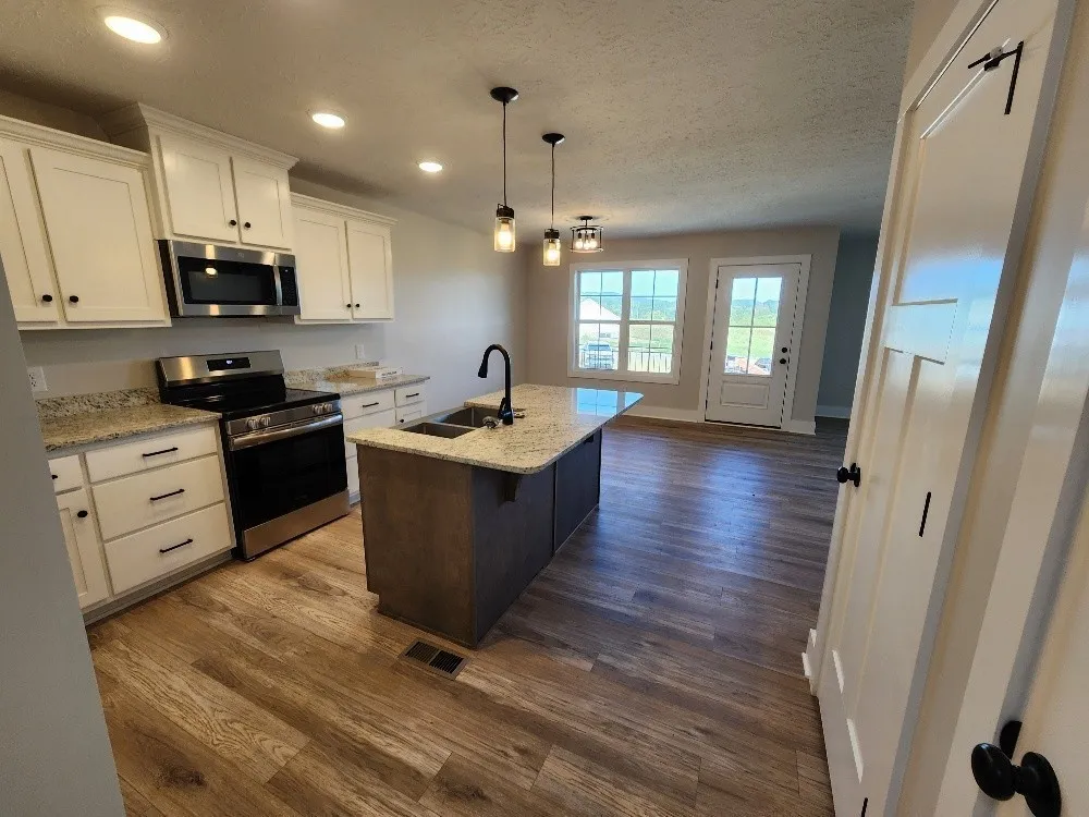 215 Scenic Ln Hartsville, TN 37074